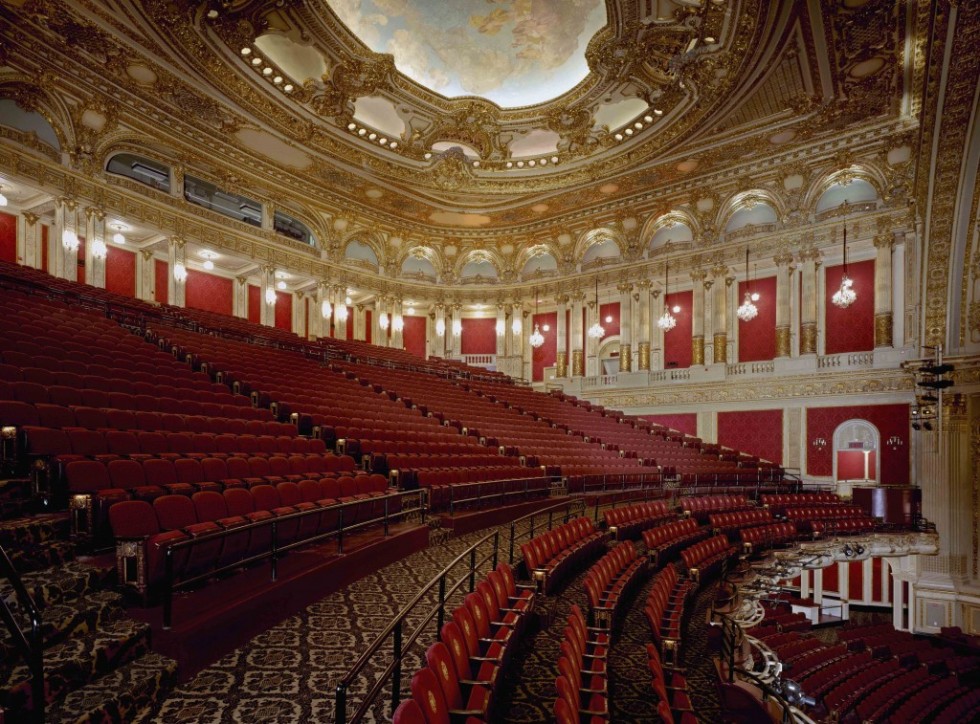 Boston Opera House A ku stiks